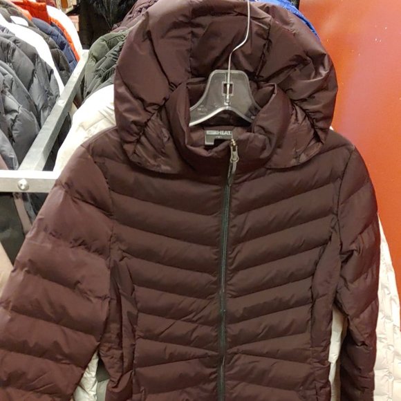 32 Degrees Heat Hooded Puffer Jacket Acai Berry NWT - Picture 6 of 7